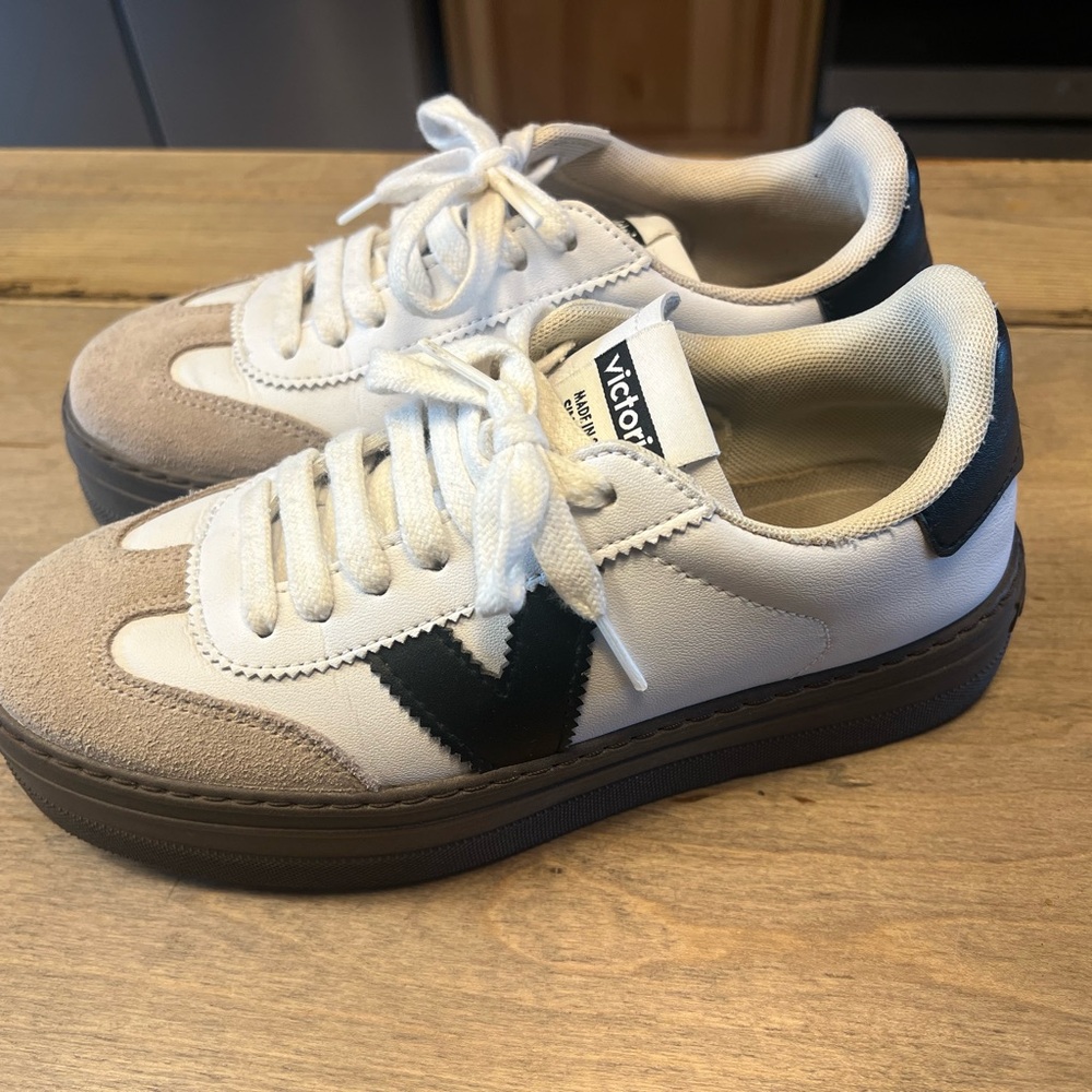 VICTORIA- Made in Spain- Platform Sneakers